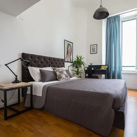 Urban Pine Rooms Guest house