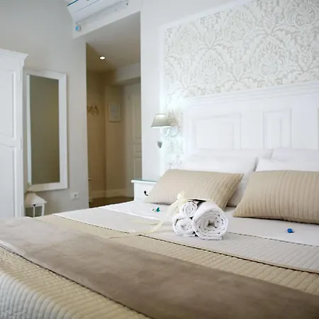 Charme & Chic Bed & Breakfast Rome