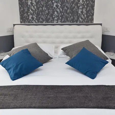 Guest house Sallustio Fine Rooms Guest House 3*