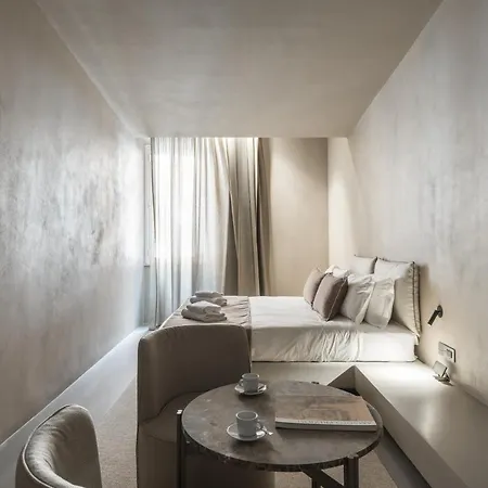 Bed and Breakfast Elysium Collection