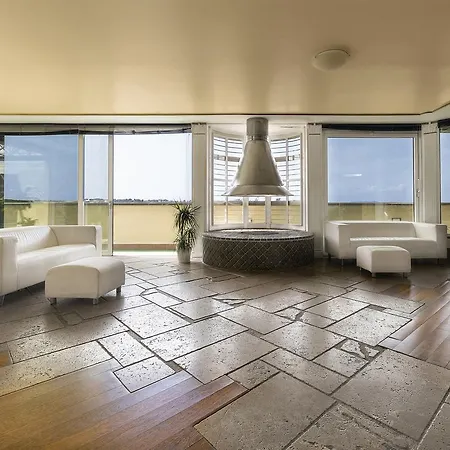 Hotel Grand Colony Roma