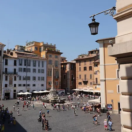 Apartment On The Pantheon Square Rome