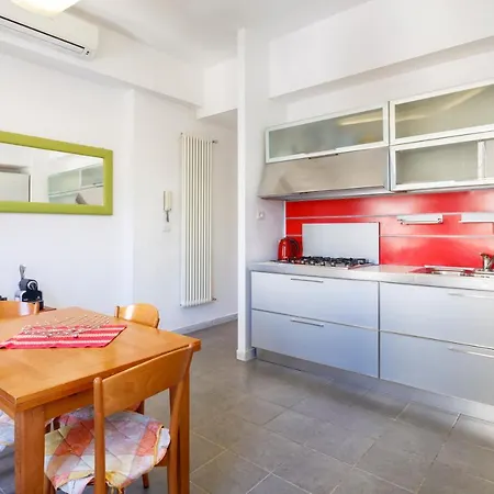 Ht Maximus Guest house