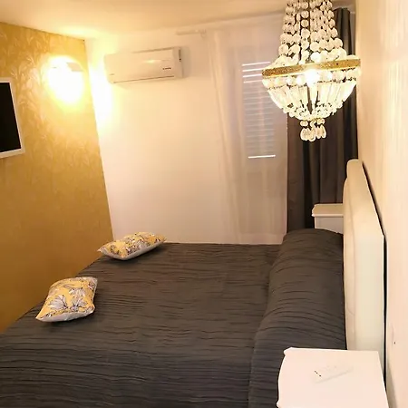 Urbana 33 3*