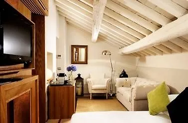 Romeluxsmariodf37 Hotel