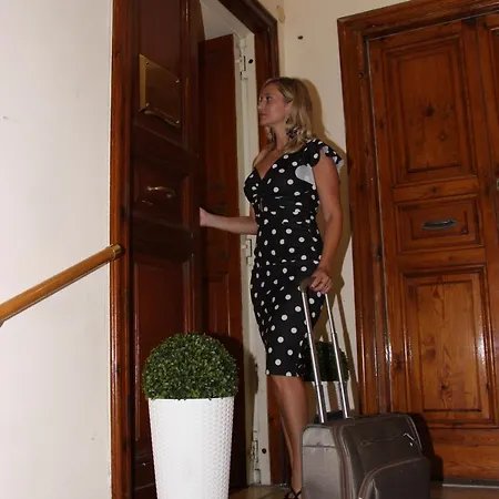 Bed & Breakfast Dimora Frattina Rome