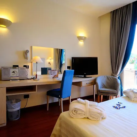 Western Globus Hotel