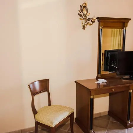 Quadrifoglio Eur Hotel 3*