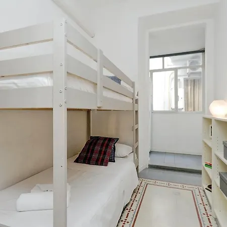 Falstaff Apartment *