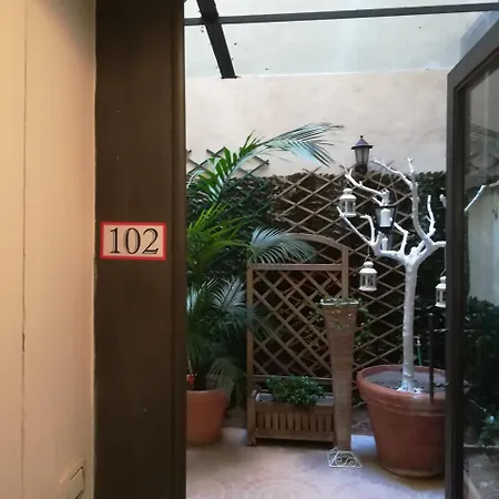 Relais Palazzo Taverna Affittacamere 3*