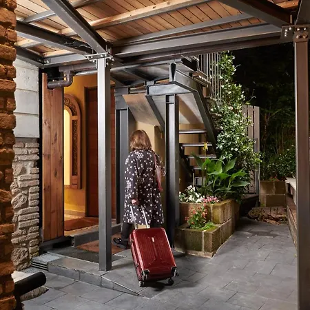 Palm Gallery Garden House Hotel 3*