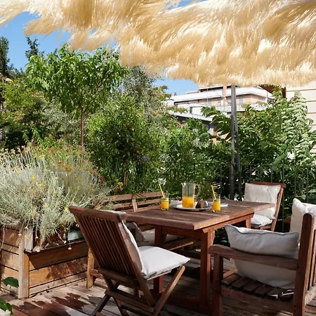 Palm Gallery Garden House Hotel
