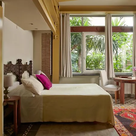 Palm Gallery Garden House Hotel