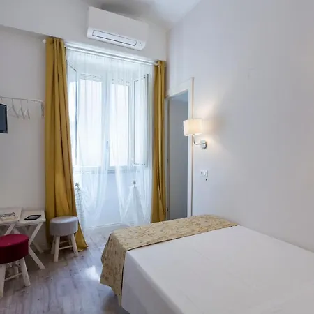 Cathrine Hotel 2*