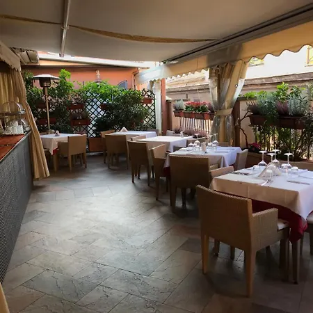 Hotel San Carlo Rome