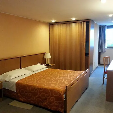 Aparthotel Residenze Garden 4*