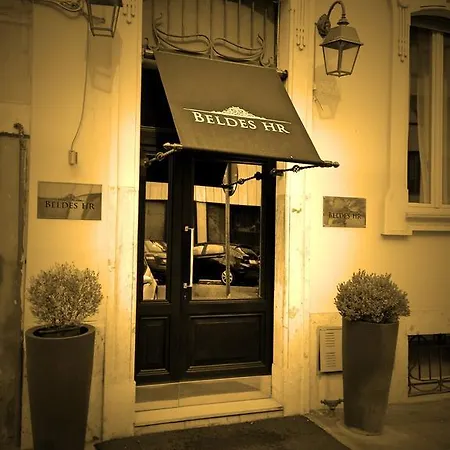 The B Place 3* Rom