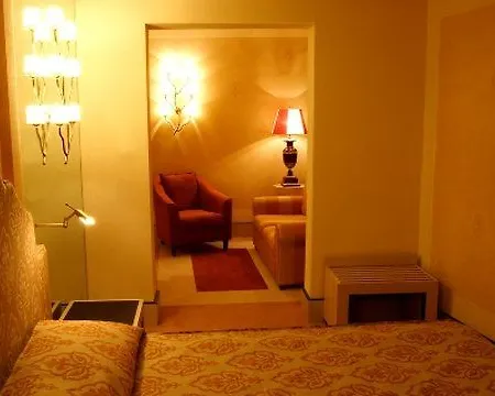 Boutique Trevi Hotel 4*