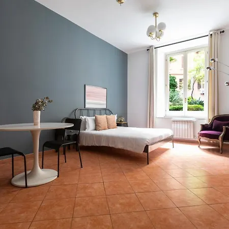 Sonder Piazza San Pietro * Рим