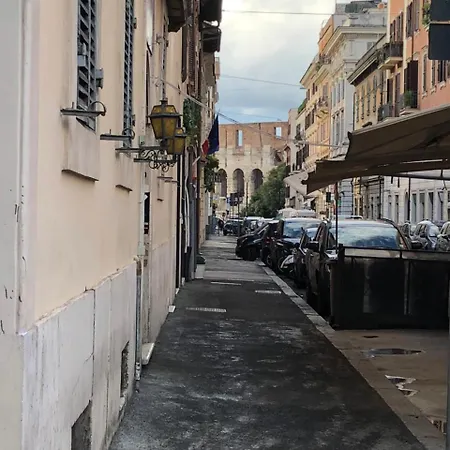 Residenza Giulia Al Colosseo Guest house 3*