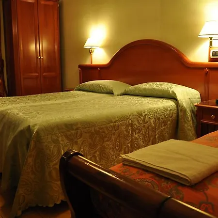 Hotel Sandra *