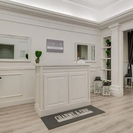 Charme & Chic Luxury Πανσιόν