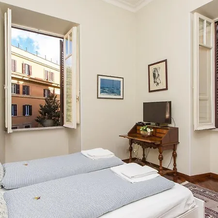 Apartment In Parioli Rome