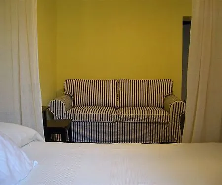 Bed & Breakfast By Ghor 2*