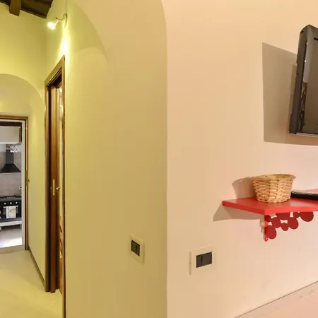 Urbana Colosseo Boutique *