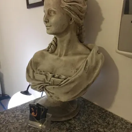 Konukevi Les Artes Roma
