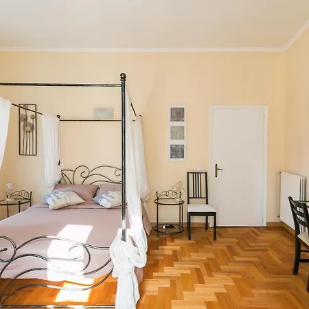 Holiday home Homehouse Giulio Cesare-San Pietro