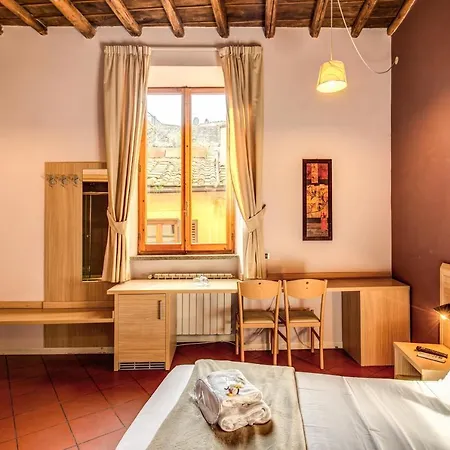 Magenta Luxury Fico Pensión Roma