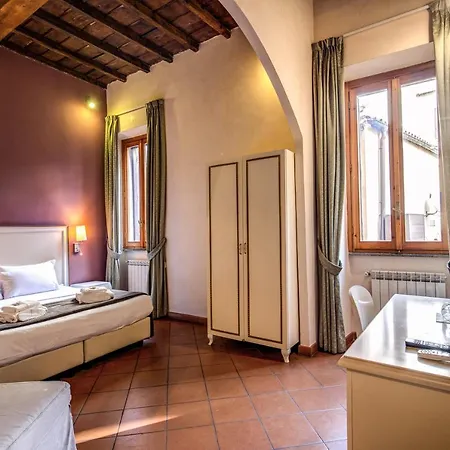 Magenta Luxury Fico Pensión Roma