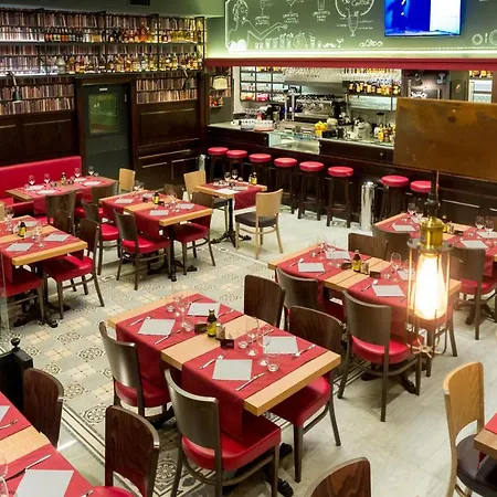 Alessandro Palace & Bar Hostel