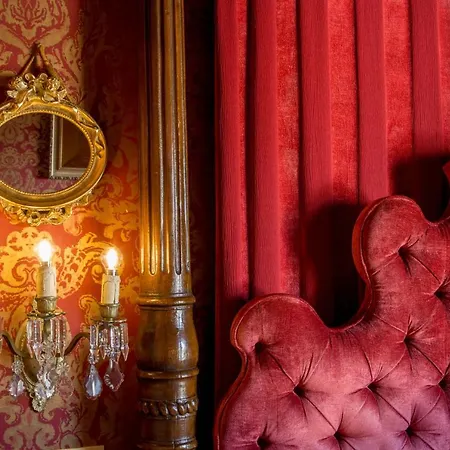 Boutique Campo De' Fiori 3* Rome