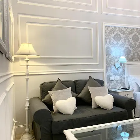 Charme & Chic Luxury Guest house Rome