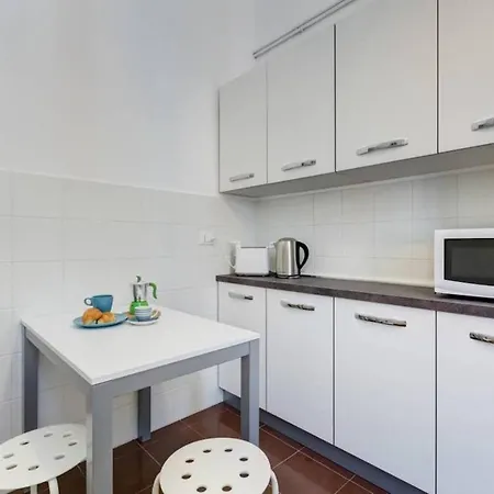 Bright And Modern 2 Bed Flat In Prati Rome