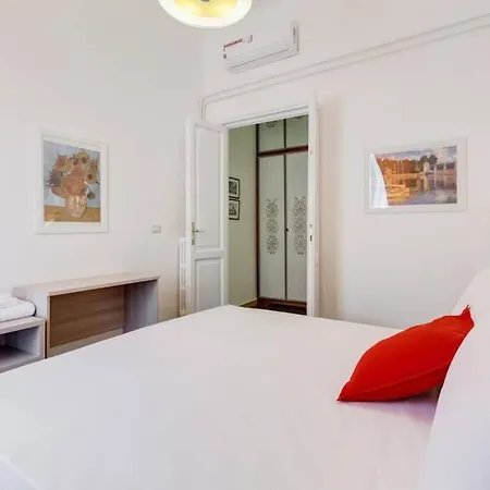 Bright And Modern 2 Bed Flat In Prati Apartment