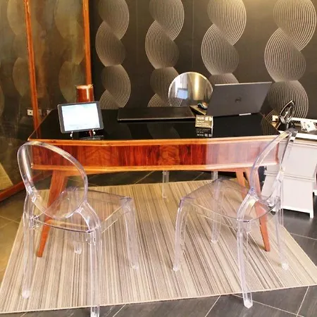 Unica Aparthotel 4*