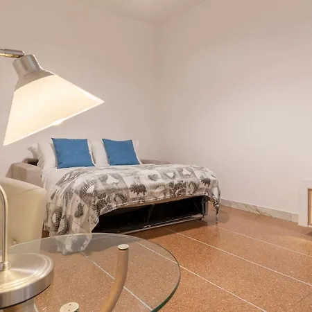 Casa Via Fonteiana * Rome