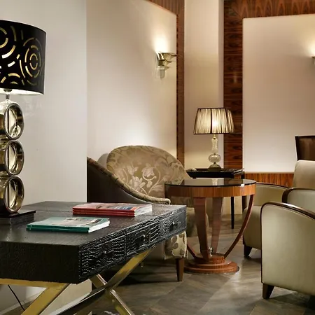 Una Deco Hotel 4*