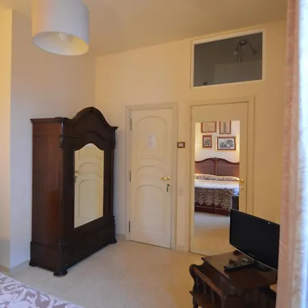Guest house Relais La Canfora Rome