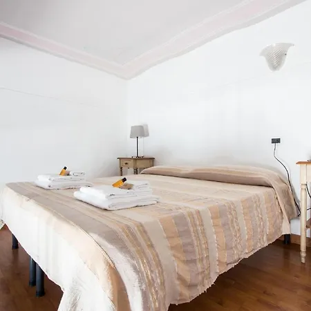 Apartment Sunny Navona Square