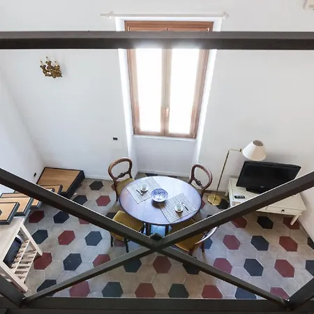 Sunny Navona Square Apartment
