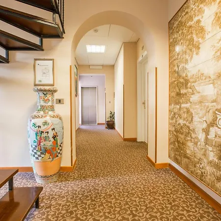 Arco Di Travertino Hotel