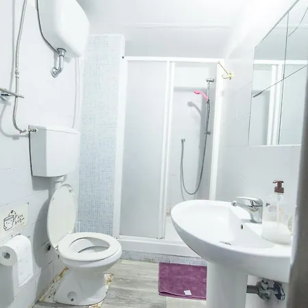 Lemei House Bed & Breakfast