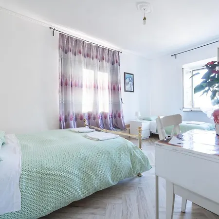 Meile House Bed & Breakfast *