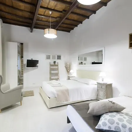 White Ostilia * Rome