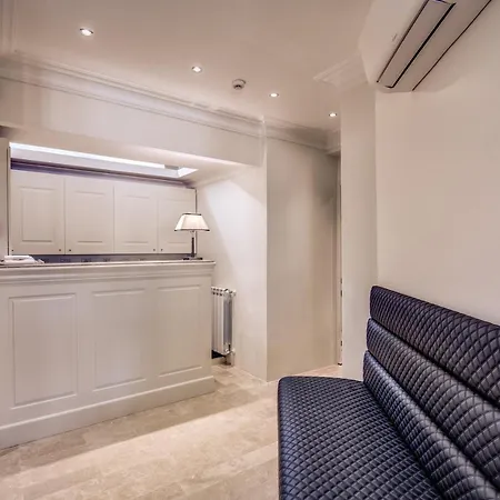 Hotel Domus Mea 3*