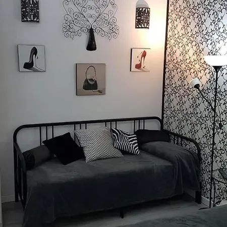 Bed & Breakfast La Finestra Di Fronte *